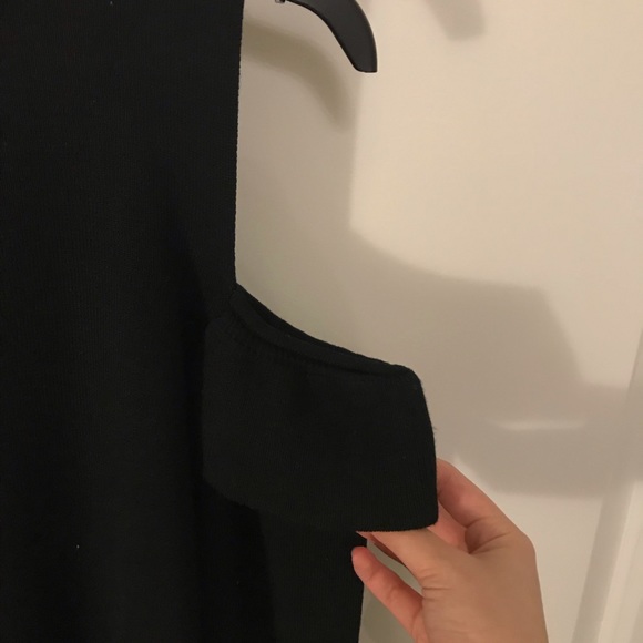 FOREVER 21 Black knit cold shoulder top - Picture 2 of 3